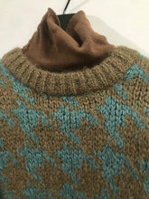 Load image into Gallery viewer, Green and Grey woool sweater - Rich Access
