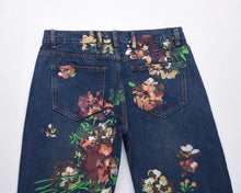 Load image into Gallery viewer, Hand Painted Cropped Denim Pants
